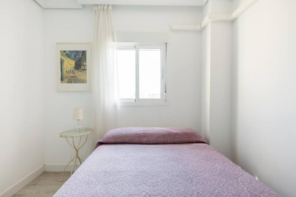 Apartamento Amplio Con 4 Habitaciones Y 2 Banos - Great Apartment With 4 Rooms - 2 Baths Siviglia Esterno foto