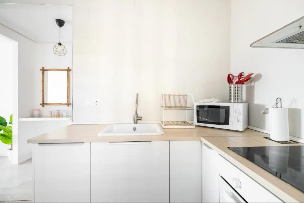 Apartamento Amplio Con 4 Habitaciones Y 2 Banos - Great Apartment With 4 Rooms - 2 Baths Siviglia Esterno foto